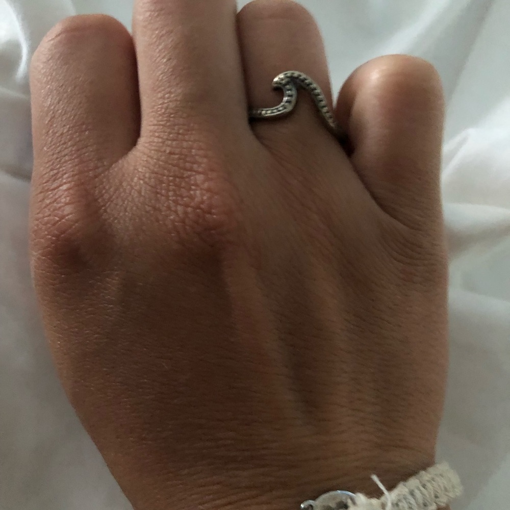 Wave ring